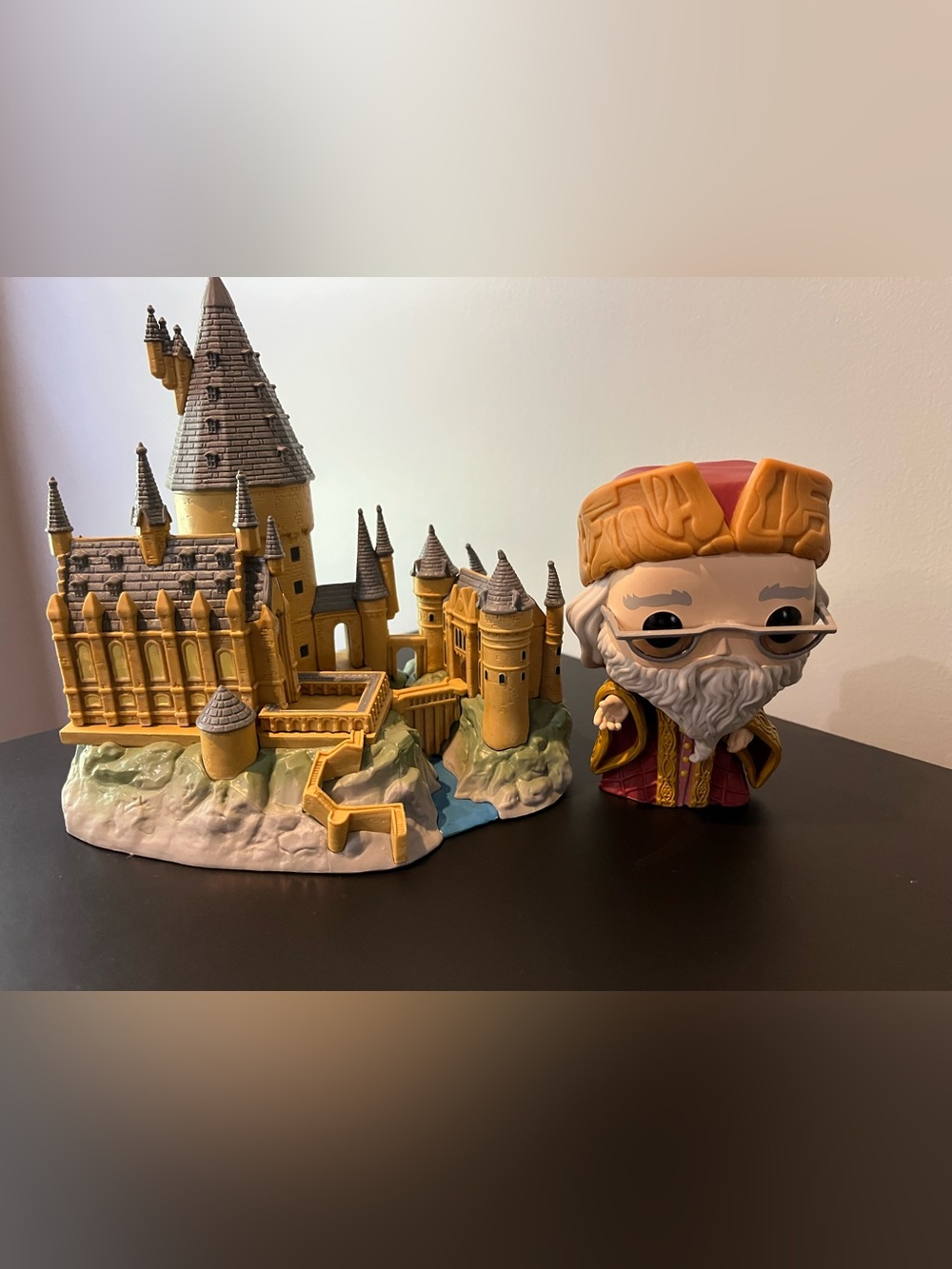 Funko Pop! Harry Potter Albus Dumbledore & Hogwarts Castle #27 Loose